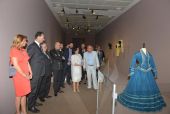 متحف البحرين الوطني يستعيد ذاكرة الأزياء الإيطالية في معرض صقلية في عصر الليوبارد   