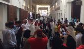فعاليات تطوعية تكرِّم 300 عاملاً وافداً في سوق المنامة القديم