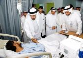 وزير الصحة السعودي يطمئن على المصابين في 