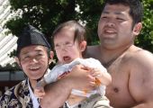 شاهد الصور... مسابقة سومو للأطفال في اليابان