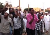 جلد ثلاثة معارضين سودانيين بعد إدانتهم بتهمة 