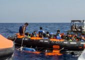 مقتل 37 على الأقل في غرق قارب مهاجرين قبالة ليبيا