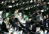 المصافحة بين أوباما وظريف تثير غضبا في البرلمان الإيراني