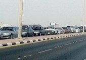 السعودية : تشغيل إشارة جسر القطيف - دارين يخنق الحركة المرورية