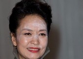 خطأ فادح بمكياج زوجة الرئيس الصيني يسبب لها الحرج