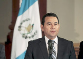 من هو الممثل الكوميدي الذي فاز برئاسة غواتيمالا؟