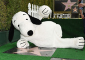 الكلب سنوبي ينضم لنجوم ممشى المشاهير في هوليوود