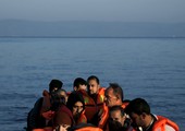 شاهد الصور... مهاجرون سوريون يصلون جزيرة ليسبوس اليونانية