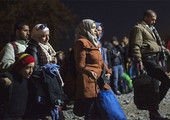 العثور على أكثر من 300 لاجئ مختبئين في يخت