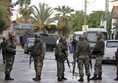 الجيش اللبناني يعلن اعتقال 3 أشخاص بحوزتهم متفجرات عند مدخل مخيم البرج الشمالي جنوب البلاد