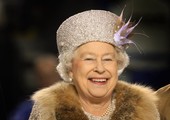 كم يبلغ الدخل السنوي للملكة إليزابيث الثانية؟