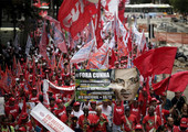 المعارضة البرازيلية تفوز بالتصويت داخل اللجنة المكلفة النظر بإقالة الرئيسة روسيف