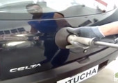 بالفيديو... شرح طريقة اصلاح الصدمات الخفيفة في سيارتك بالماء الساخن دون الحاجة للسمكرة 