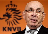 الهولندي فان براج يقترب من الترشح لرئاسة اليويفا