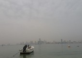 بالفيديو والصور... البحرين تصبح على زخات المطر