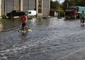 ارتفاع عدد قتلى الأعاصير والفيضانات في أمريكا إلى 18