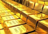 الذهب يتجه لأفضل شهر في عام بعد بيانات أمريكية مخيبة