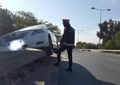 بالصور... بحريني يصدم السياج الحديد بمدخل المحافظة الشمالية  