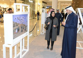 الجودر يفتتح معرض صور الشباب العربي