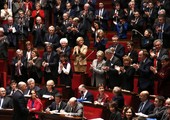 النواب الفرنسيون يصوتون على تمديد حالة الطوارىء بعدما اقره مجلس الشيوخ