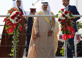 رئيس الوزراء يضع حجر الأساس لمبنى جديد لمطار البحرين