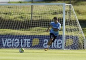 عودة سواريز لأوروغواي تلقي بظلالها الثقيلة على لاعبي البرازيل
