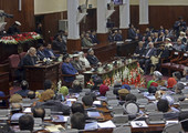 البرلمان الأفغاني يقر ترشيح وزيرين وسط اقتتال داخلي