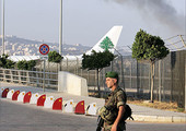 توقيف عاملين في مطار بيروت 