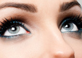 نصائح هامة لإبراز جمال عينيكي باستخدام الكحل وظل الجفون
