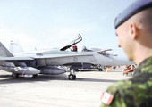 طيار كندي يعتذر لطفل سوري أرعبه هدير الطائرات