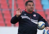 الملعب التونسي يقيل مدربه الكنزاري بسبب تراجع النتائج