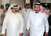 عاهل البلاد يبحث العلاقات الثنائية مع العاهل السعودي في جدة
