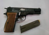 بيع مسدس استخدم في قتل مراهق أسود في فلوريدا بمبلغ 250 ألف دولار