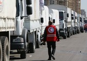 المرصد السوري: دخول 6 شاحنات محملة بالمساعدات إلى مدينة دوما