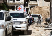 سوريا توافق على إرسال مساعدات إلى 11 منطقة محاصرة وسط مطالب بعمليات إسقاط جوي