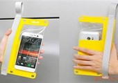 بالصور... محفظة تجعل هاتفك مضاداً للمياه