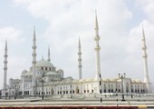 جامع الشيخ زايد بالفجيرة يستقبل المصلين أول رمضان