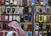إغلاق 48 محلاً مخالفاً لقرار توطين قطاع الاتصالات بالأحساء في السعودية