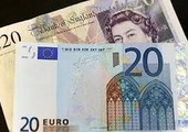 اليورو والجنيه الاسترليني يهبطان لأدنى مستوى لهما منذ 2013