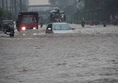 مقتل ثلاثة وفقدان اربعة جراء فيضانات وانهيارات أرضية في إندونيسيا