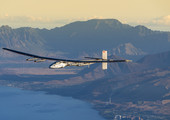 أول طائرة شمسية تتمكن من عبور 