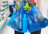فرنسا تبدأ بتطبيق حظر الاكياس البلاستيكية الرقيقة في المتاجر