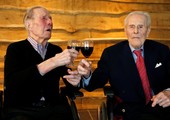 توأمان بلجيكيان يحتفلان ببلوغ 103 أعوام معاً