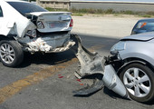 بالصور .. إصابة بحرينية بتصادم  3 مركبات على شارع السهلة 