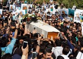 آلاف الإيرانيين يودعون المخرج عباس كياروستامي 