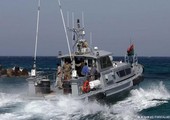 خفر السواحل الليبيون يعترضون 137 مهاجرا في البحر قرب طرابلس