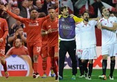 تغريم ليفربول وأشبيلية بسبب شغب الجماهير في نهائي الدوري الأوروبي