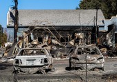 حرائق كاليفورنيا تعجز رجال الإطفاء وتجبر الآلاف على الفرار من منازلهم