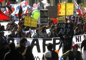 التشيليون يصعدون مطالبهم لإصلاح نظام المعاشات بمظاهرات في كل أنحاء البلاد