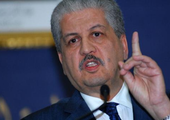 رئيس الوزراء الجزائري: احتياطي النقد الأجنبي لن يقل عن 100 مليار  دولار